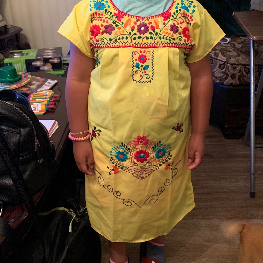 Artesanal yellow dress for girls size 7/8 YGN